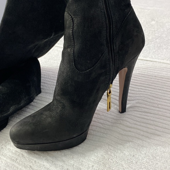 Prada black size37 usa7 leather like suede - Picture 7 of 16